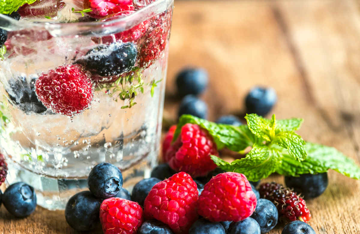 Raspberries and blueberries | How To Drink More Water | Ways To Stay Hydrated